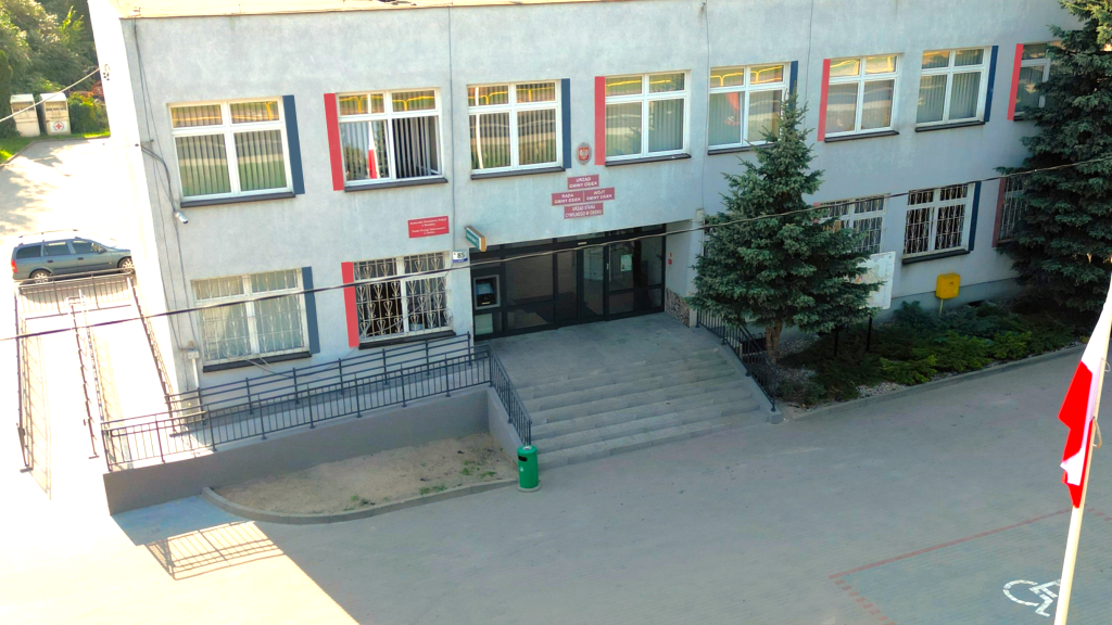 Budynek urzędu Gminy w Osieku od frontu.